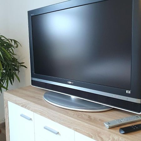 Moderne Wohlfuehloase Zentral In Seenaehe - Pillow Menu, 2 Stk 55" Smart Tvs, Netflix, Disneyplus Uvm Wetter  Exterior photo